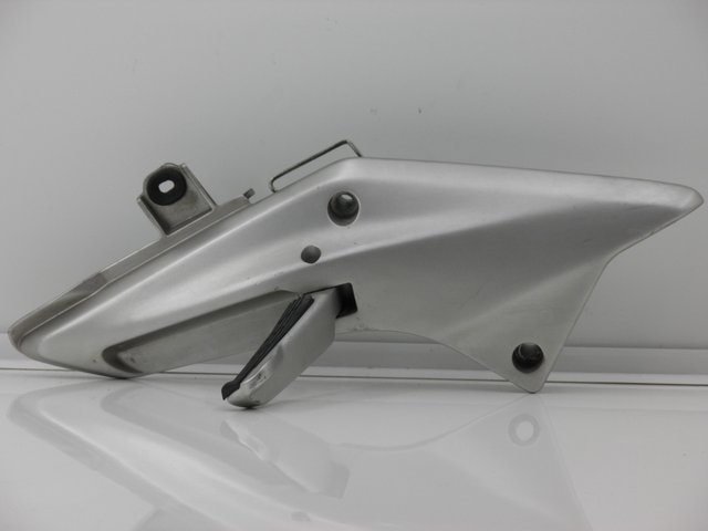 photo de PLATINE CALE PIED ARRIERE DROIT HONDA FJS SILVER WING ABS 600 (2004 - 2007) - Vue principale