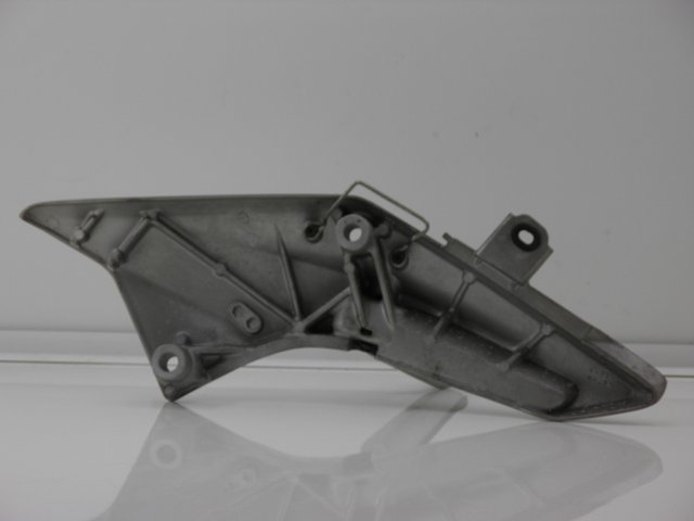 photo de PLATINE CALE PIED ARRIERE DROIT HONDA FJS SILVER WING ABS 600 (2004 - 2007) - Zoom état d’usage