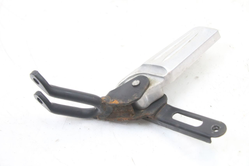 photo de PLATINE CALE PIED ARRIERE DROIT HONDA PCX (JF57/JF64) 125 (2014 - 2018) - Vue d’ensemble