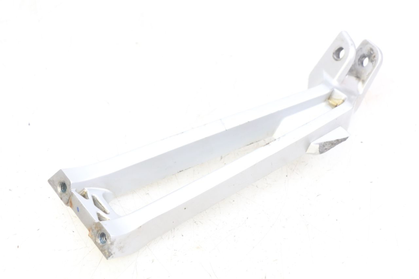 photo de PLATINE CALE PIED ARRIERE DROIT YAMAHA MT ABS 125 (2014 - 2018) - Détail de la pièce