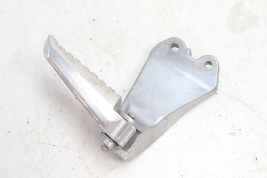 photo de PLATINE CALE PIED ARRIERE DROIT YAMAHA N-MAX NMAX 125 (2021 - 2024) - Vue principale
