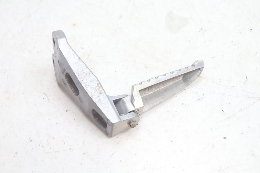 photo de PLATINE CALE PIED ARRIERE DROIT YAMAHA N-MAX NMAX 125 (2021 - 2024) - Vue d’ensemble