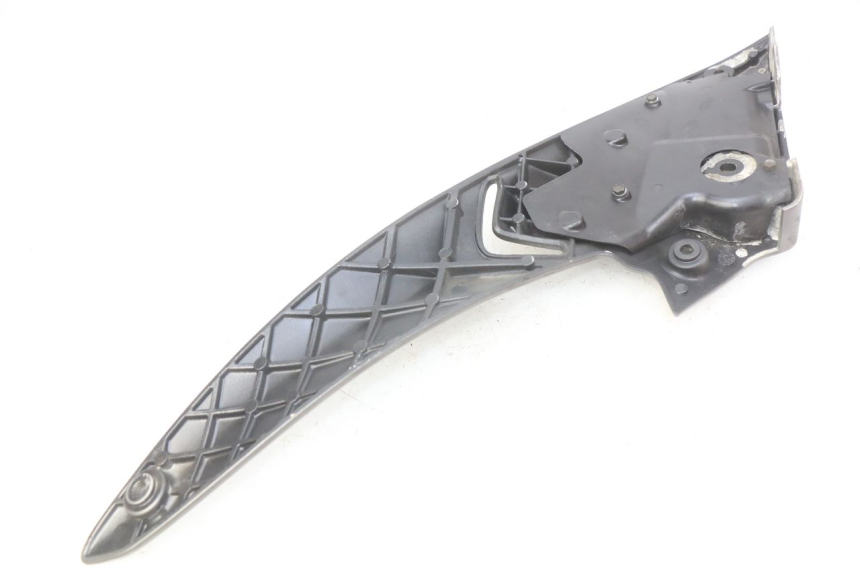 photo de PLATINE CALE PIED ARRIERE DROIT GILERA NEXUS 125 (2009 - 2013) - Détail de la pièce