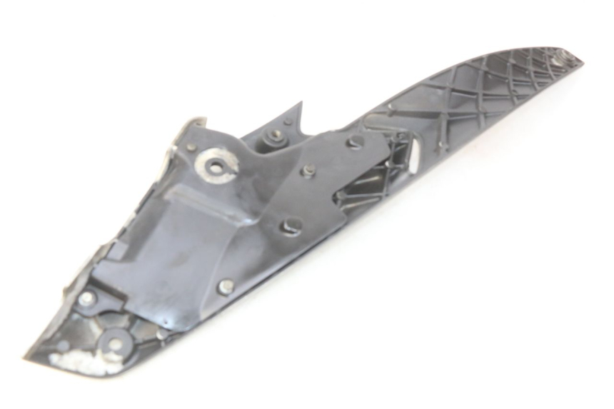 photo de PLATINE CALE PIED ARRIERE DROIT GILERA NEXUS 125 (2009 - 2013) - Autre angle de vue