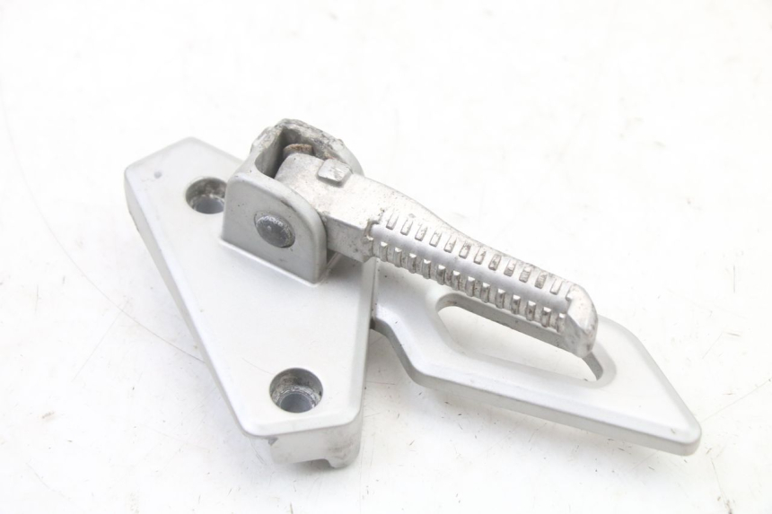 photo de PLATINE CALE PIED ARRIERE DROIT PEUGEOT SPEEDFIGHT 3 LC 2T 50 (2009 - 2015) - Gros plan technique