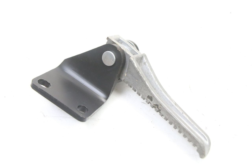 photo de PLATINE CALE PIED ARRIERE DROIT PIAGGIO NRG POWER PUREJET 50 (2018 - 2021) - Autre angle de vue