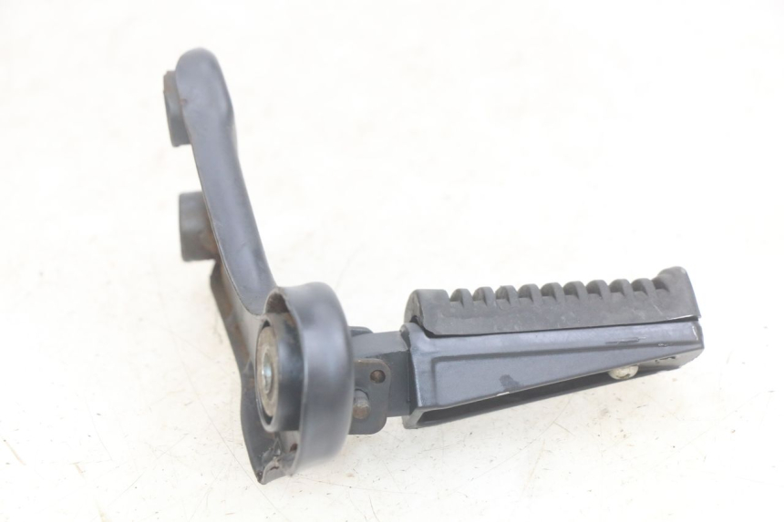 photo de PLATINE CALE PIED ARRIERE DROIT YAMASAKI ROADSTER 50 (2013 - 2018) - Autre angle de vue