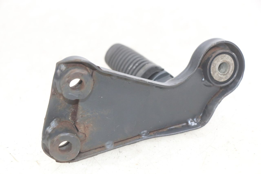 photo de PLATINE CALE PIED ARRIERE DROIT YAMASAKI ROADSTER 50 (2013 - 2018) - Gros plan technique