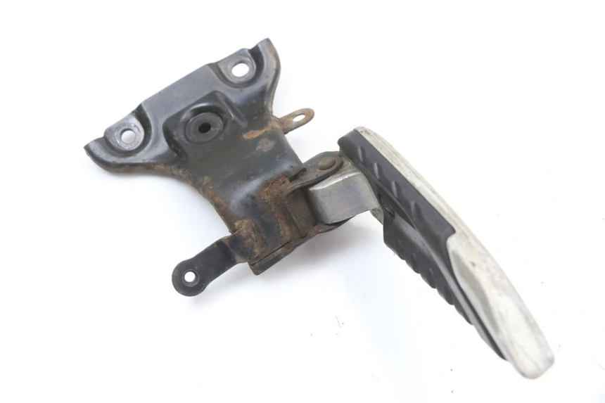 photo de PLATINE CALE PIED ARRIERE DROIT HONDA SH ABS 125 (2012 - 2017) - Zoom état d’usage