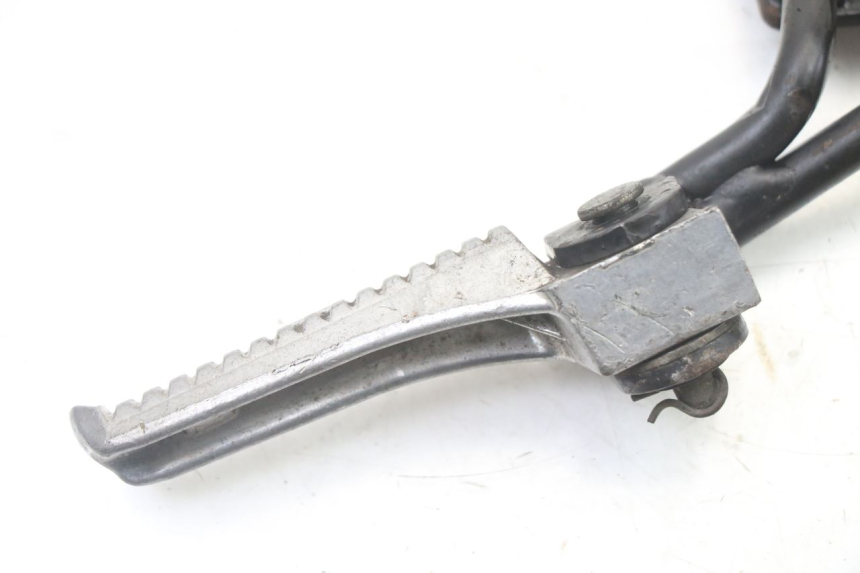 photo de PLATINE CALE PIED ARRIERE DROIT GILERA STALKER 50 (1997 - 2005) - Détail de la pièce