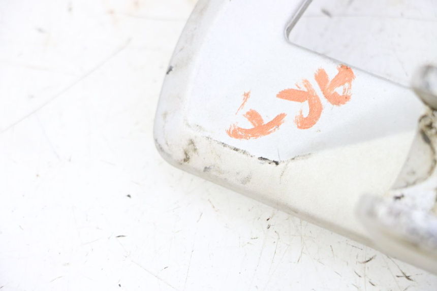 photo de PLATINE CALE PIED ARRIERE DROIT KTM SUPERENDURO R 950 (2005 - 2009) - Autre angle de vue