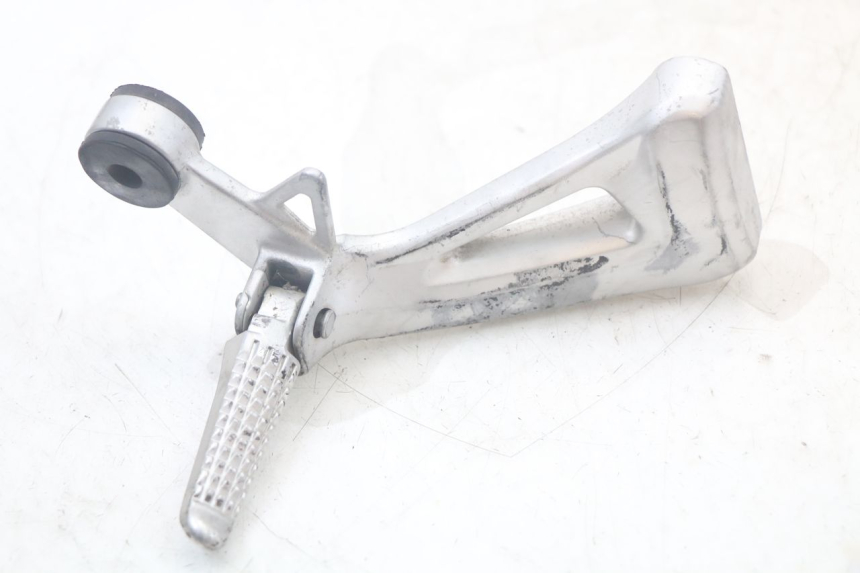 photo de PLATINE CALE PIED ARRIERE DROIT SUZUKI SV N 650 (1999 - 2002) - Vue principale