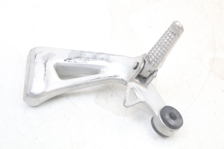 photo de PLATINE CALE PIED ARRIERE DROIT SUZUKI SV N 650 (1999 - 2002) - Détail de la pièce