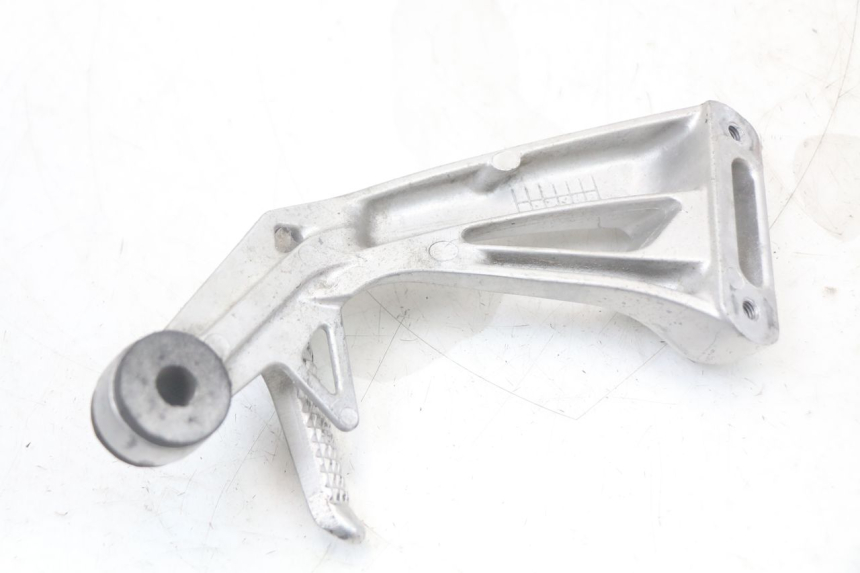 photo de PLATINE CALE PIED ARRIERE DROIT SUZUKI SV N 650 (1999 - 2002) - Vue d’ensemble