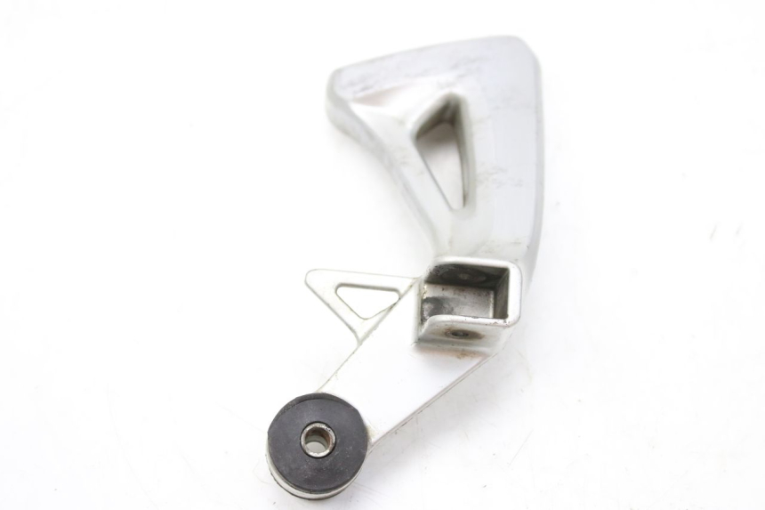 photo de PLATINE CALE PIED ARRIERE DROIT SUZUKI SV S 650 (1999 - 2002) - Zoom état d’usage