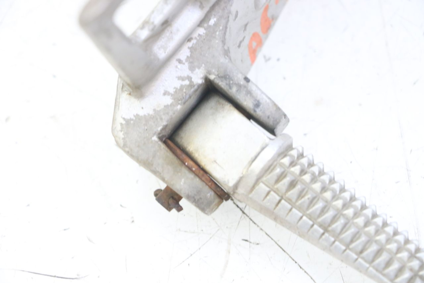 photo de PLATINE CALE PIED ARRIERE DROIT YAMAHA TDR DELTABOX 125 (1997 - 2003) - Détail de la pièce