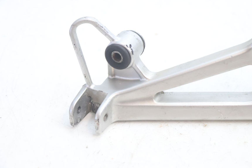 photo de PLATINE CALE PIED ARRIERE DROIT HONDA VFR FI RC46 800 (1998 - 2001) - Détail de la pièce