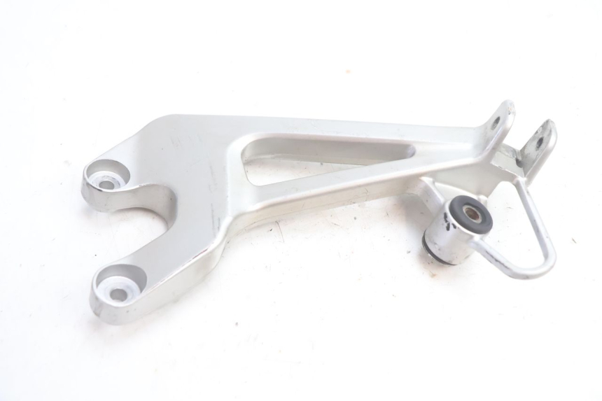 photo de PLATINE CALE PIED ARRIERE DROIT HONDA VFR FI RC46 800 (1998 - 2001) - Points de fixation