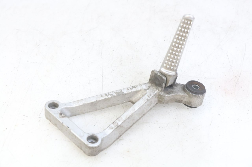 photo de PLATINE CALE PIED ARRIERE DROIT DAELIM VJ ROADWIN FI 125 (2008 - 2017) - Détail de la pièce