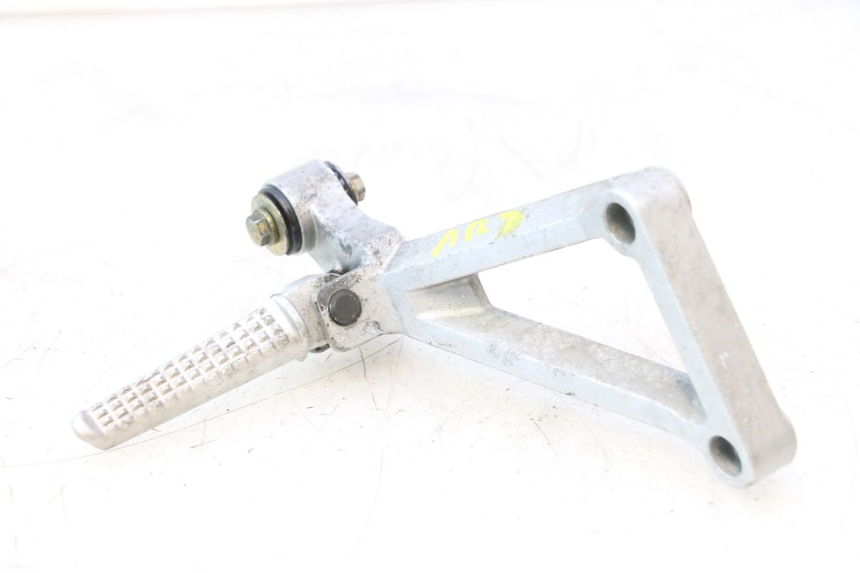 photo de PLATINE CALE PIED ARRIERE DROIT DAELIM VJ ROADWIN 125 (2004 - 2007) - Vue principale