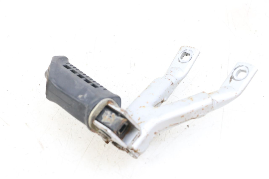 photo de Rear right footpeg bracket HYOSUNG XRX 125 (2000 - 2008) - Détail de la pièce