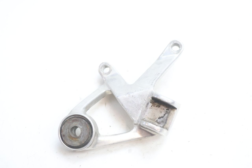 photo de PLATINE CALE PIED ARRIERE DROIT YAMAHA YZF R GENESIS 750 (1993 - 1998) - Détail de la pièce
