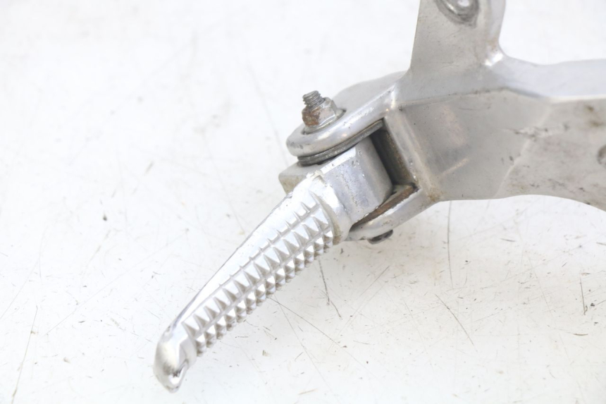 photo de PLATINE CALE PIED ARRIERE DROIT YAMAHA YZF R THUNDERCAT 600 (1996 - 2003) - Points de fixation