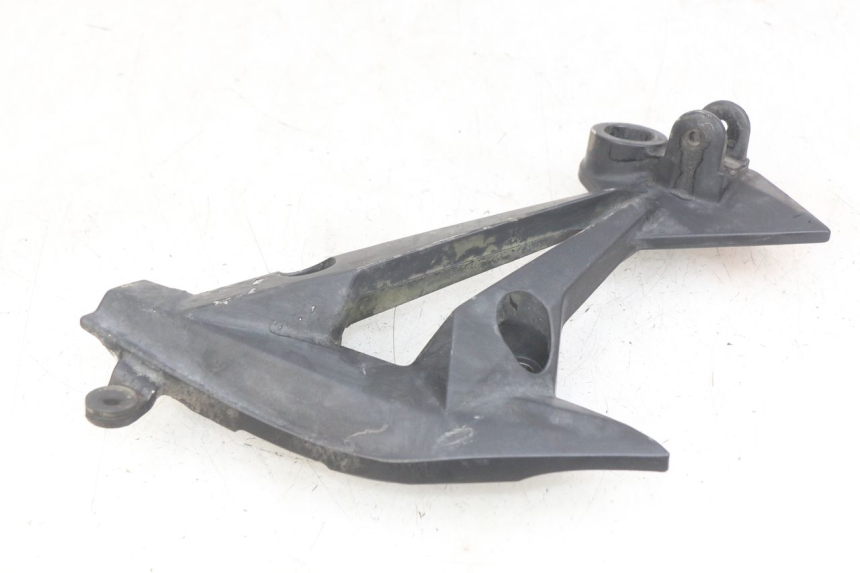 photo de PLATINE CALE PIED ARRIERE DROIT KAWASAKI Z 750 (2007 - 2013) - Zoom état d’usage