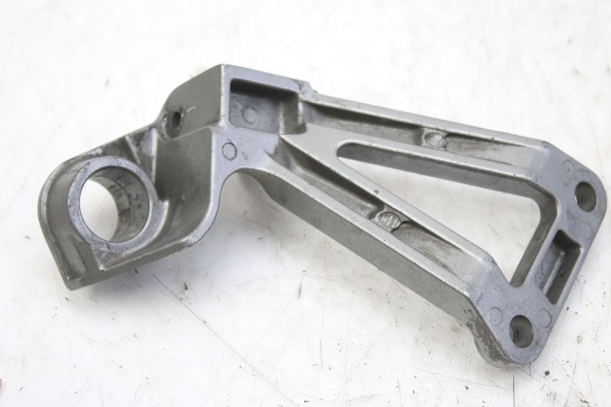 photo de PLATINE CALE PIED ARRIERE DROIT KAWASAKI ZX-6R ZX6R 600 (1995 - 1997) - Détail de la pièce