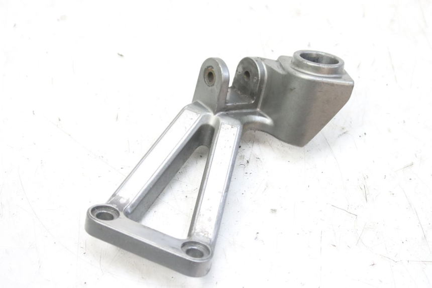 photo de PLATINE CALE PIED ARRIERE DROIT KAWASAKI ZX-6R ZX6R 600 (1995 - 1997) - Autre angle de vue