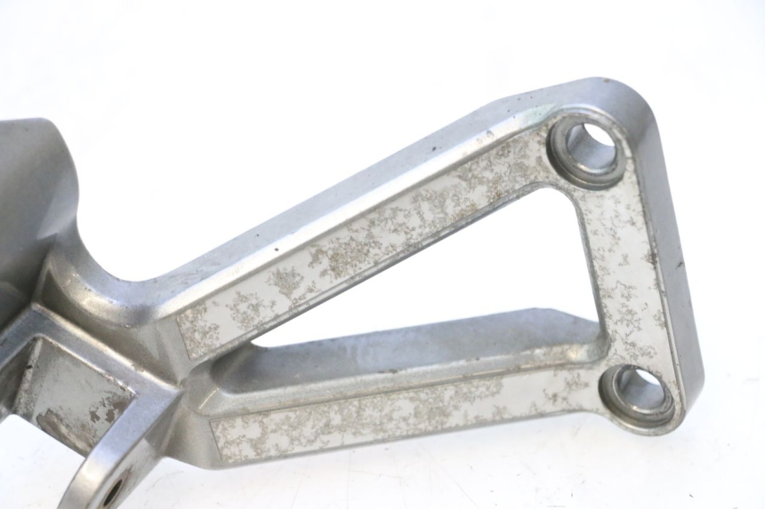 photo de PLATINE CALE PIED ARRIERE DROIT KAWASAKI ZX-6R ZX6R 600 (1995 - 1997) - Détail de la pièce