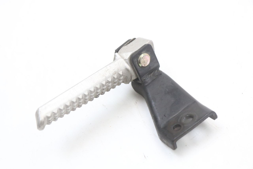 photo de Rear left footrest mounting plate DAELIM A-FOUR 2T 50 (2005 - 2012) - Vue principale