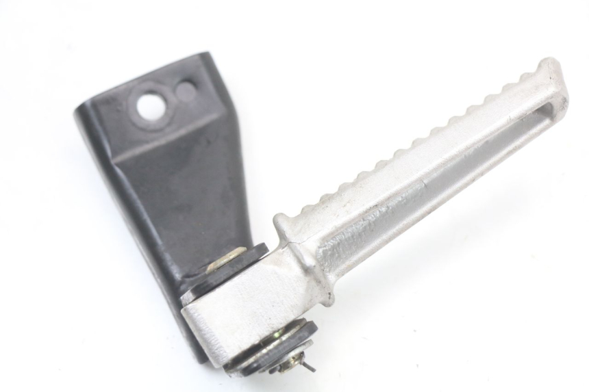 photo de Rear left footrest mounting plate DAELIM A-FOUR 2T 50 (2005 - 2012) - Zoom état d’usage