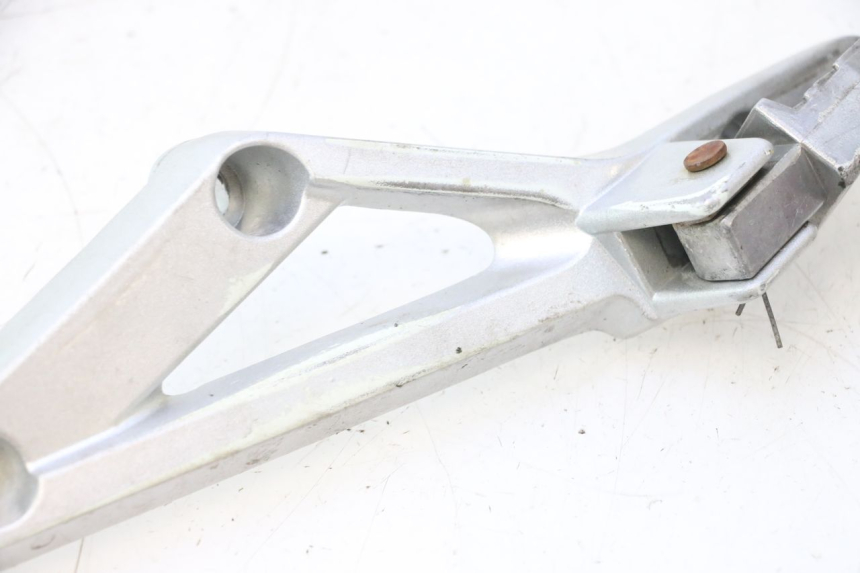 photo de PLATINE CALE PIED ARRIERE GAUCHE MASH BIBOP 2.0 50 (2021 - 2026) - Marquages et références