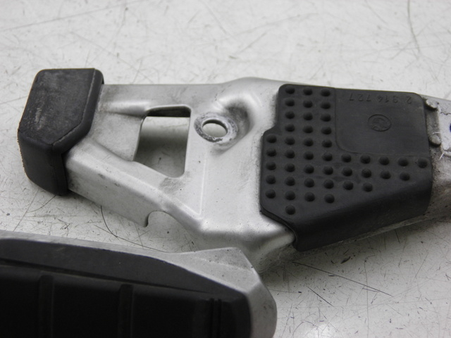 photo de PLATINE CALE PIED ARRIERE GAUCHE BMW R RS 1150 (2001 - 2005) - Marquages et références