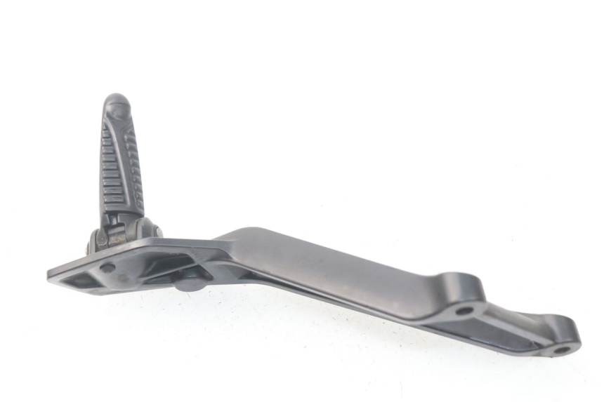 photo de PLATINE CALE PIED ARRIERE GAUCHE MV AGUSTA BRUTALE R WALLY 910 (2008 - 2008) - Points de fixation