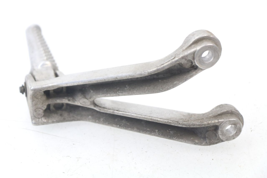 photo de PLATINE CALE PIED ARRIERE GAUCHE HONDA CBR 919 RR FIREBLADE 900 (1998 - 1999) - Autre angle de vue