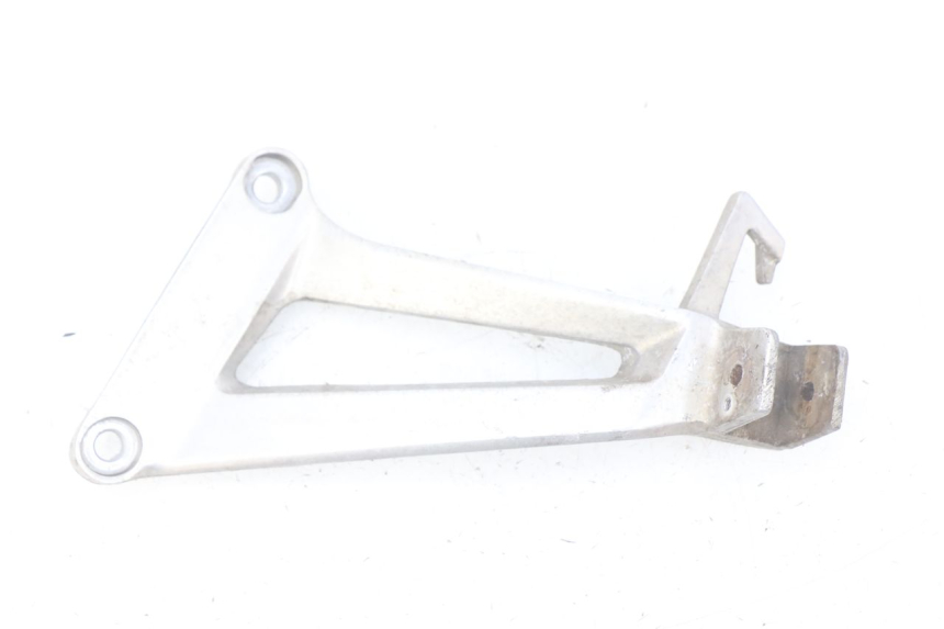 photo de PLATINE CALE PIED ARRIERE GAUCHE HONDA CBR R 125 (2003 - 2006) - Vue principale