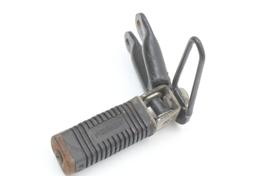 photo de PLATINE CALE PIED ARRIERE GAUCHE SHERCO CITY CORP 125 (2003 - 2007) - Gros plan technique