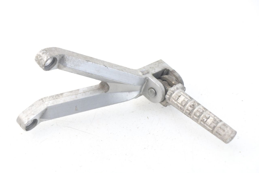 photo de PLATINE CALE PIED ARRIERE GAUCHE HYOSUNG COMET GTR 125 (2007 - 2014) - Vue principale