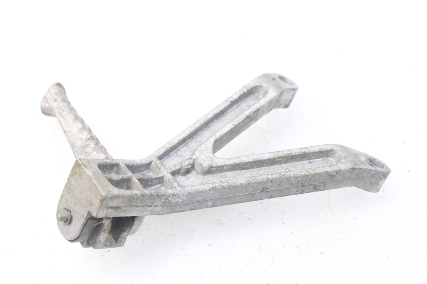 photo de PLATINE CALE PIED ARRIERE GAUCHE HYOSUNG COMET GTR 125 (2007 - 2014) - Points de fixation