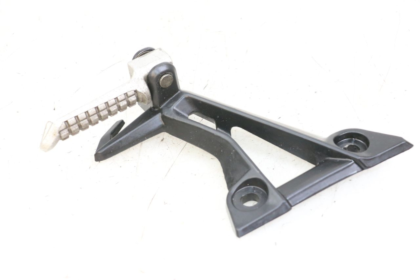 photo de PLATINE CALE PIED ARRIERE GAUCHE EBROH BRAVO GLE 1 (2020 - 2024) - Détail de la pièce