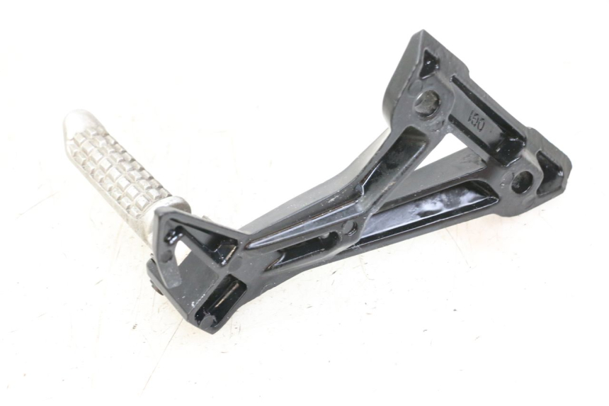 photo de PLATINE CALE PIED ARRIERE GAUCHE EBROH BRAVO GLE 1 (2020 - 2024) - Gros plan technique