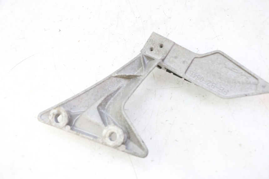 photo de PLATINE CALE PIED ARRIERE GAUCHE STAHO FH 50 (2018 - 2019) - Autre angle de vue