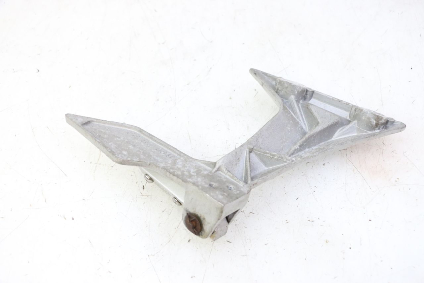 photo de PLATINE CALE PIED ARRIERE GAUCHE STAHO FH 50 (2018 - 2019) - Gros plan technique