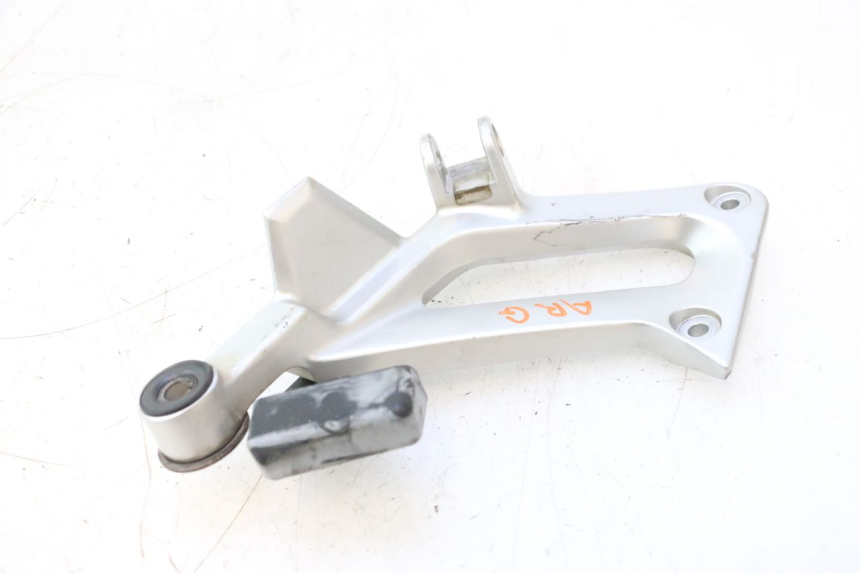 photo de PLATINE CALE PIED ARRIERE GAUCHE YAMAHA FJR 1300 (2001 - 2005) - Autre angle de vue