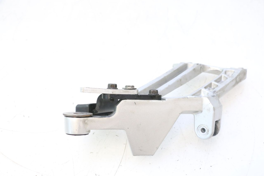 photo de PLATINE CALE PIED ARRIERE GAUCHE YAMAHA FJR 1300 (2001 - 2005) - Autre angle de vue