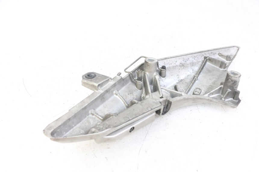 photo de PLATINE CALE PIED ARRIERE GAUCHE HONDA FJS SILVERWING SILVER WING 600 (2001 - 2010) - Zoom état d’usage