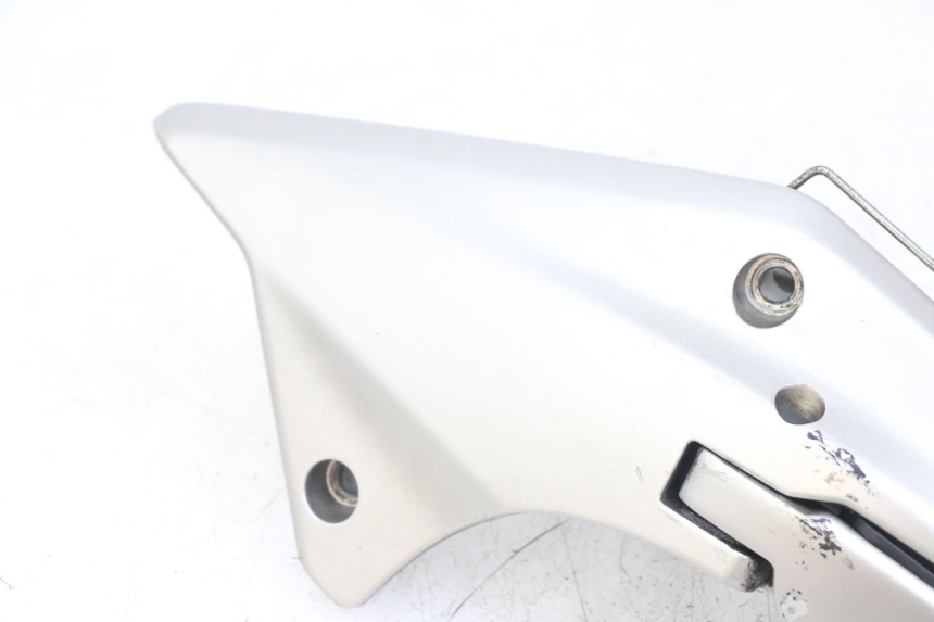 photo de PLATINE CALE PIED ARRIERE GAUCHE HONDA FJS SILVERWING SILVER WING 600 (2001 - 2010) - Marquages et références