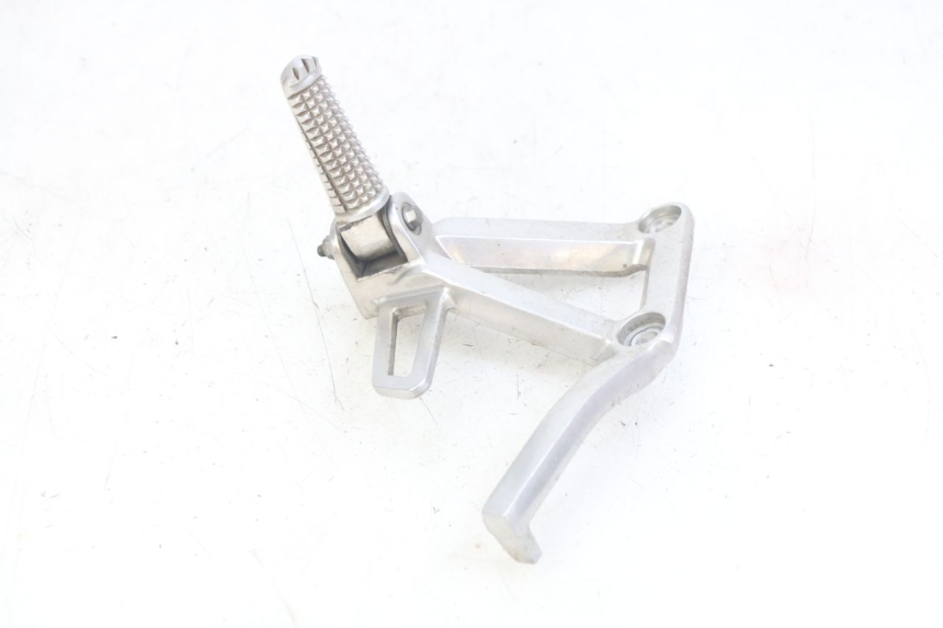 photo de PLATINE CALE PIED ARRIERE GAUCHE YAMAHA FZS FAZER 600 (1998 - 2001) - Autre angle de vue